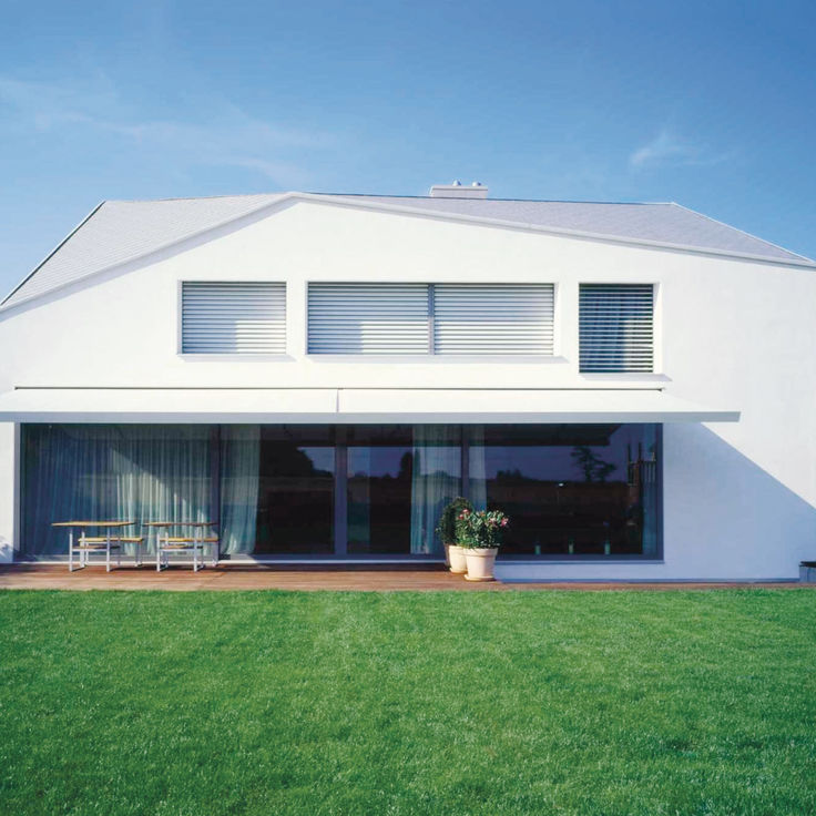 Haus mit moderner Dachform
