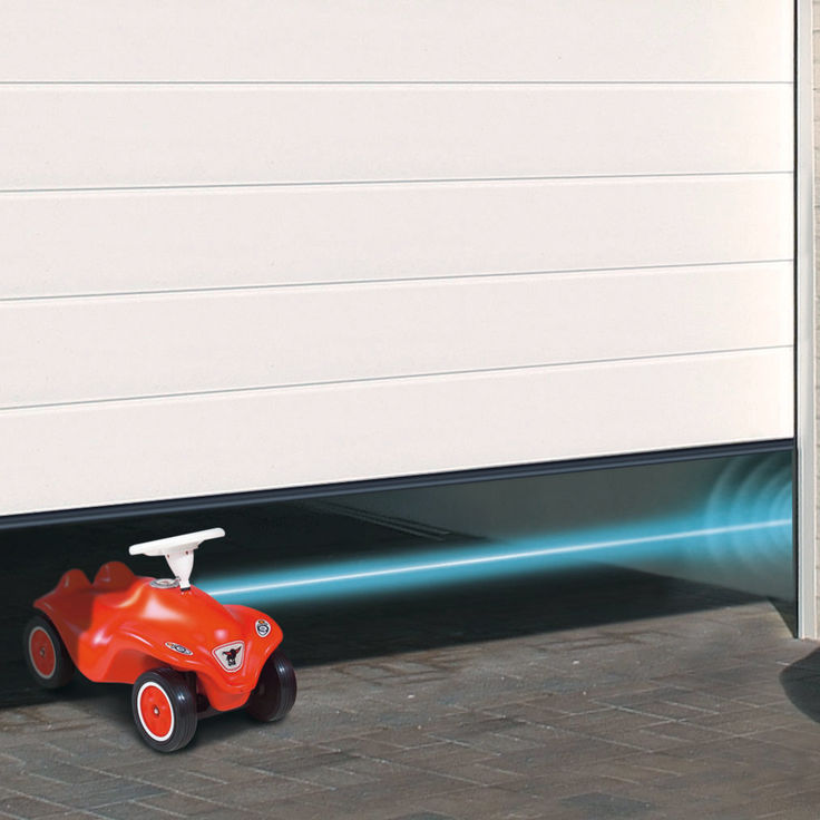 Sensor erkennt Bobbycar unter Garagentor