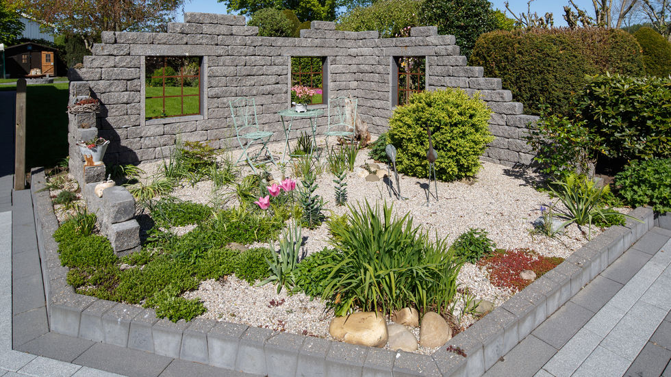 56+ Fa. Yasar Garten- Und Landschaftsbau/ Baustoffhandel, Die