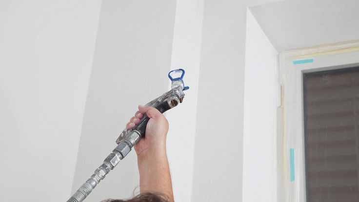 Untergrundvorbehandlung durch Spruehverarbeitung