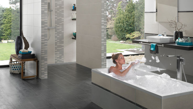 Frau in der Badewanne