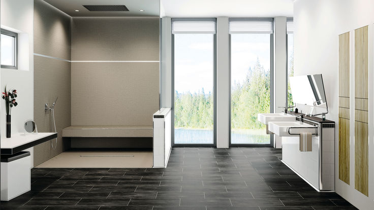 Badezimmer mit schwarzen Fliesenboden