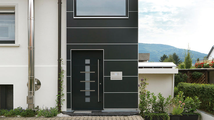 Schwarze Haustür