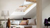 Dachzimmer mit gekippten Dachfenster