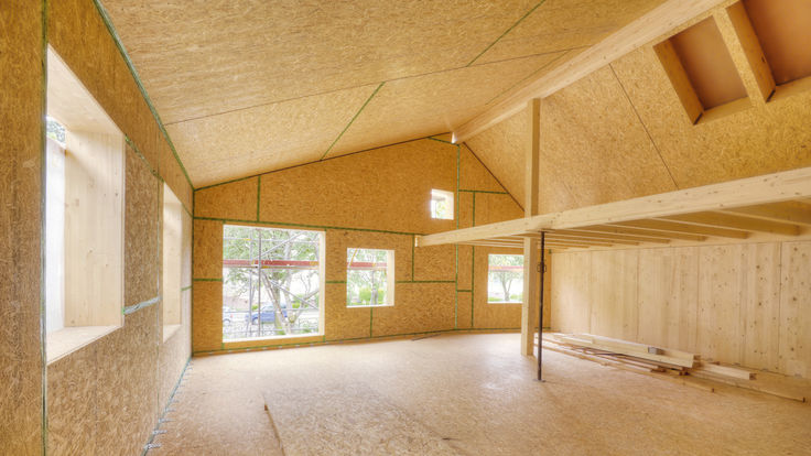Innenraum mit OSB-PLattem ausgekleidet