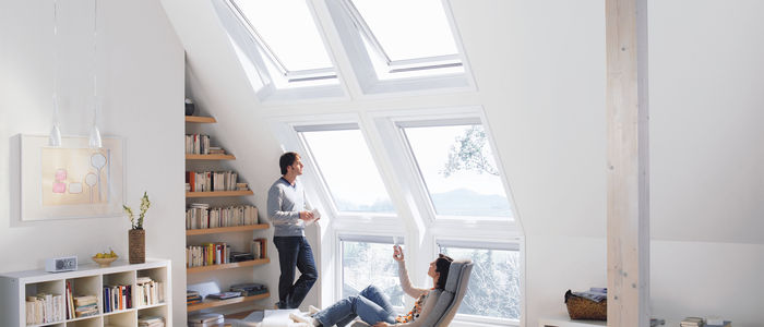 Dachzimmer mit großem Dachfenster