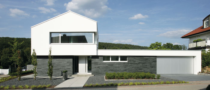 Weißes Architektenhaus
